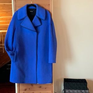 Vibrant Elie Tahari wool coat